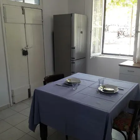 Spiros House Makriotika